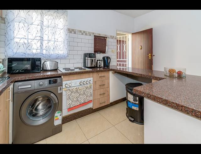 3 BEDROOM APARTMENT BLOCK TO LET IN MORNINGSIDE